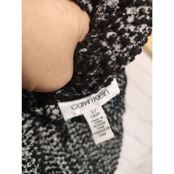 Calvin Klein quality loose cowl neck sweater - Picture 4 of 4